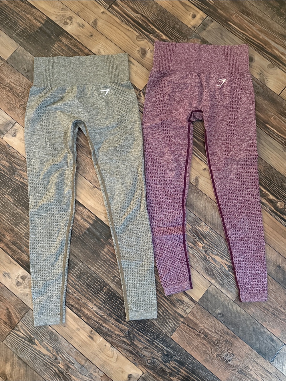 2 pairs Gymshark Womens Seamless High-Waist Leggings - olive Green & Purple